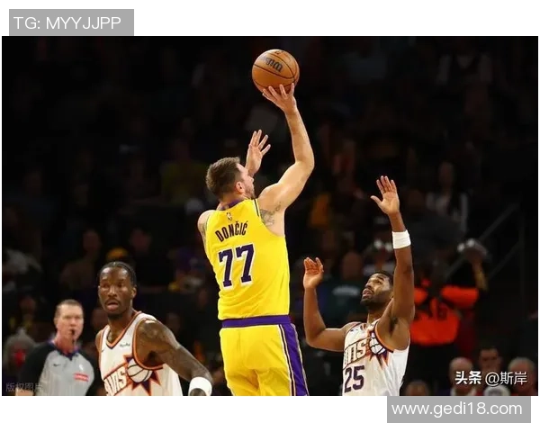 湖人勇士季前赛对决精彩回顾球星表现引发球迷热议