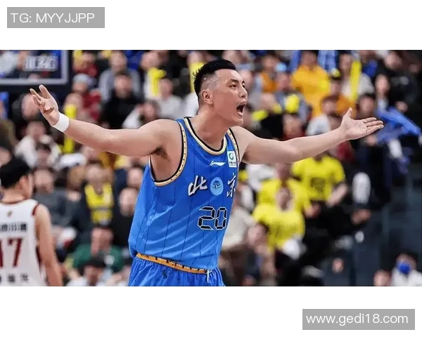 翟晓川：从篮球场上的拼搏者到生活中的多面手，展现不一样的人生精彩